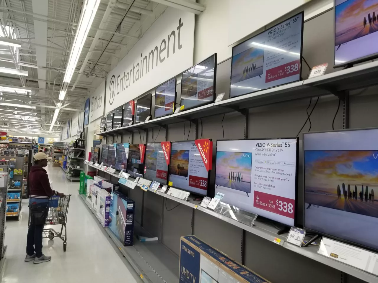 &lt;p&gt;Na zdj. oferta telewizorów w sklepie sieci Walmart (fot. Eric Glenn/Shutterstock)&lt;/p&gt;