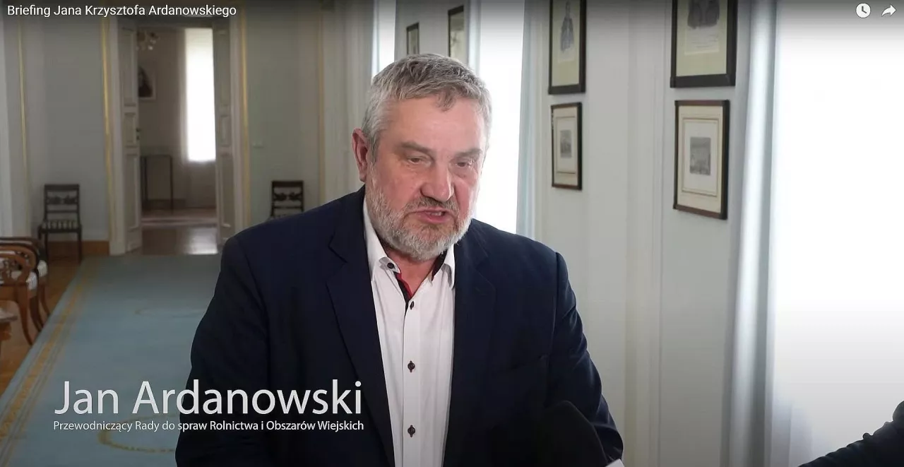 Jan Krzysztof Ardanowski podczas briefingu prasowego po posiedzeniu Rady ds. Rolnictwa i Rozwoju Obszarów Wiejskich przy Prezydencie RP