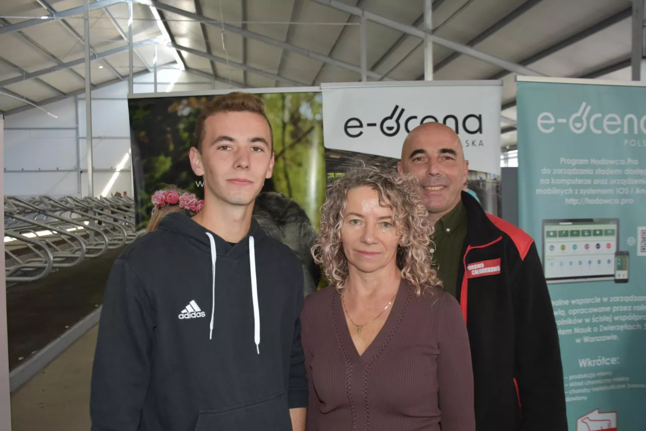 Rafał Goździewski  z rodzicami Barbarą i Grzegorzem 