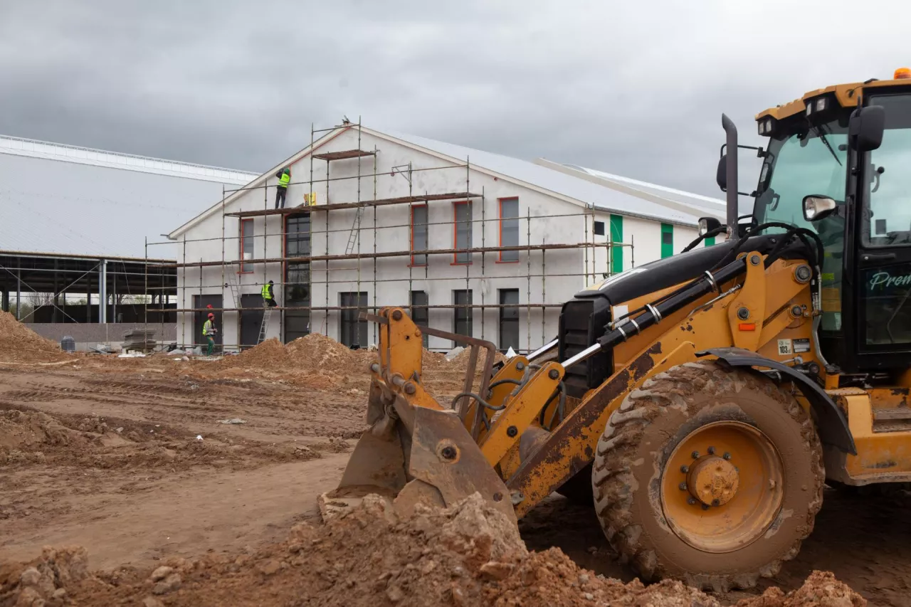 Jakie dotacje na budowę obory w 2026 roku? 