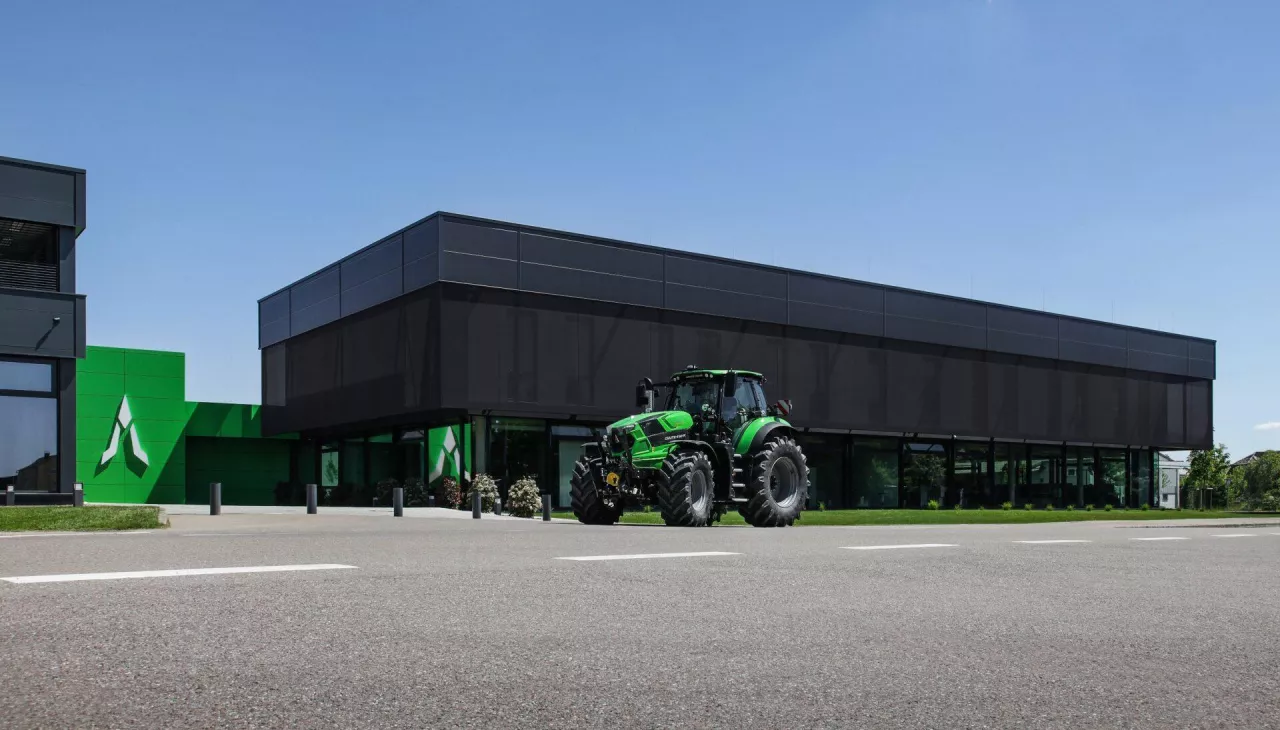 Nowy budynek w kompleksie Deutz-Fahr Land w Lauingen