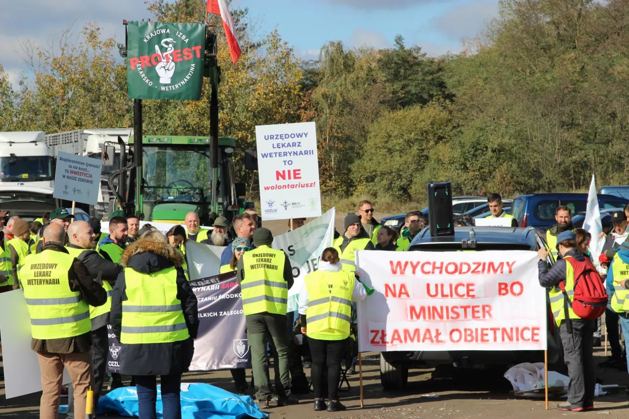 Jednym z głównych postulatów protestujących jest rozpoczęcie rozmów na szczeblu ministerialnym